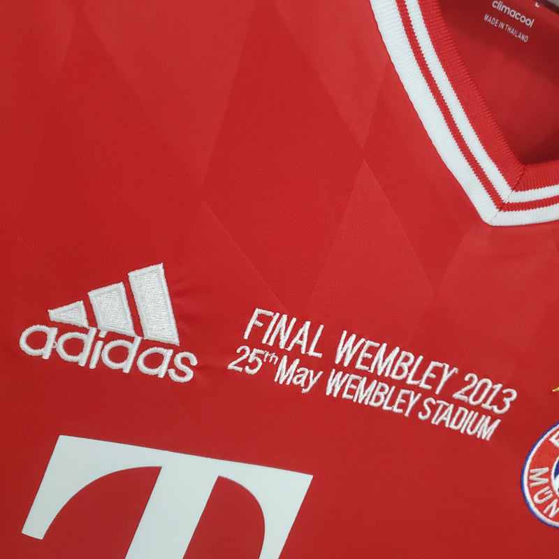 Camisola Manga Longa Bayern de Munique Champions League 2013/14 - Vermelha