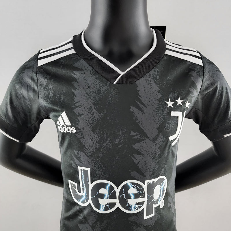 Kit Infantil Juventus II 22/23 - Preto e Branco