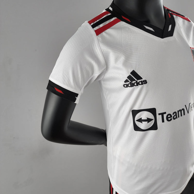 Kit Infantil Manchester United II 22/23 - Branco