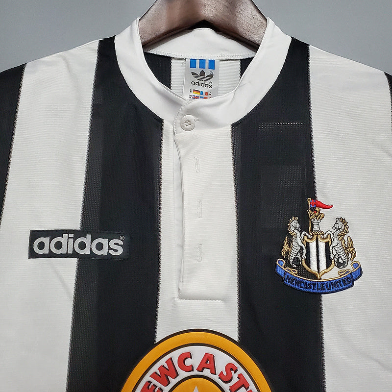 Camisola Newcastle Retrô 1995/1997 - Preta e Branca