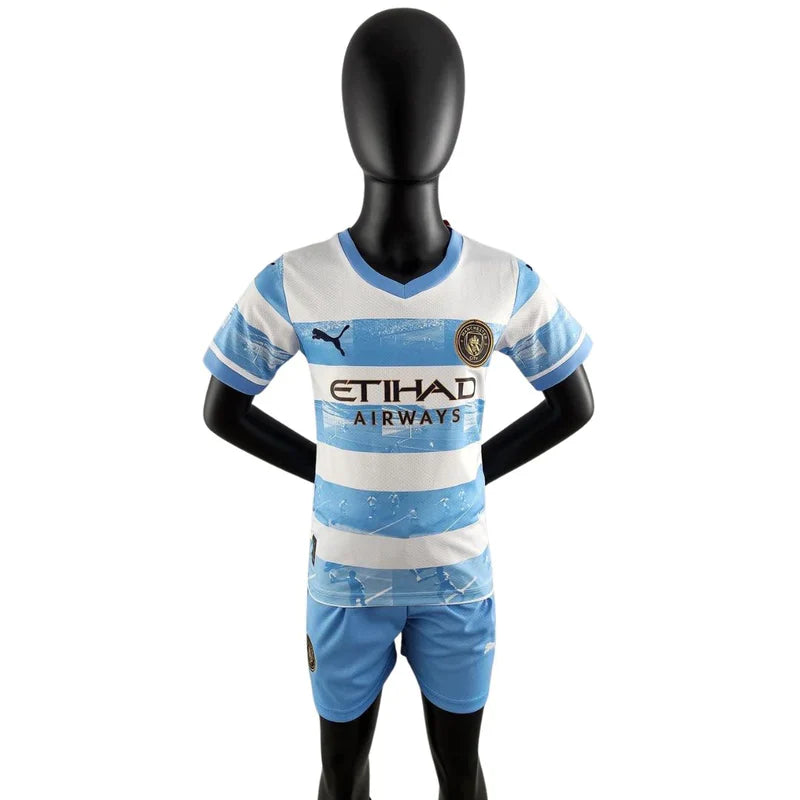 Kit Infantil Manchester City 22/23 - Azul e Branco